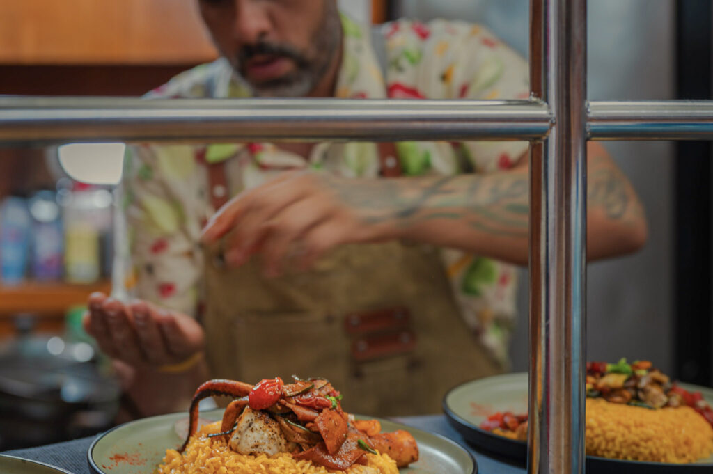 3-imgi_30_Food