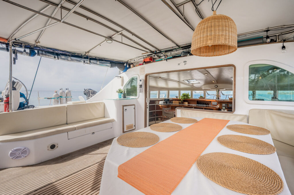 4-imgi_8_Boat